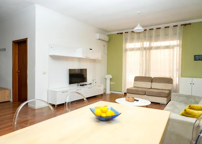 Cozy Apartment In The Heart Of Tirana !